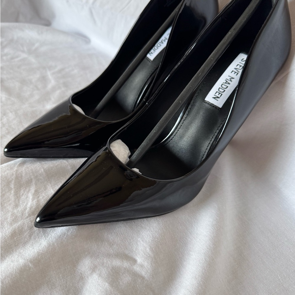 NWT Steve Madden Black Heels Pointed Toe Stiletto - Picture 3 of 9